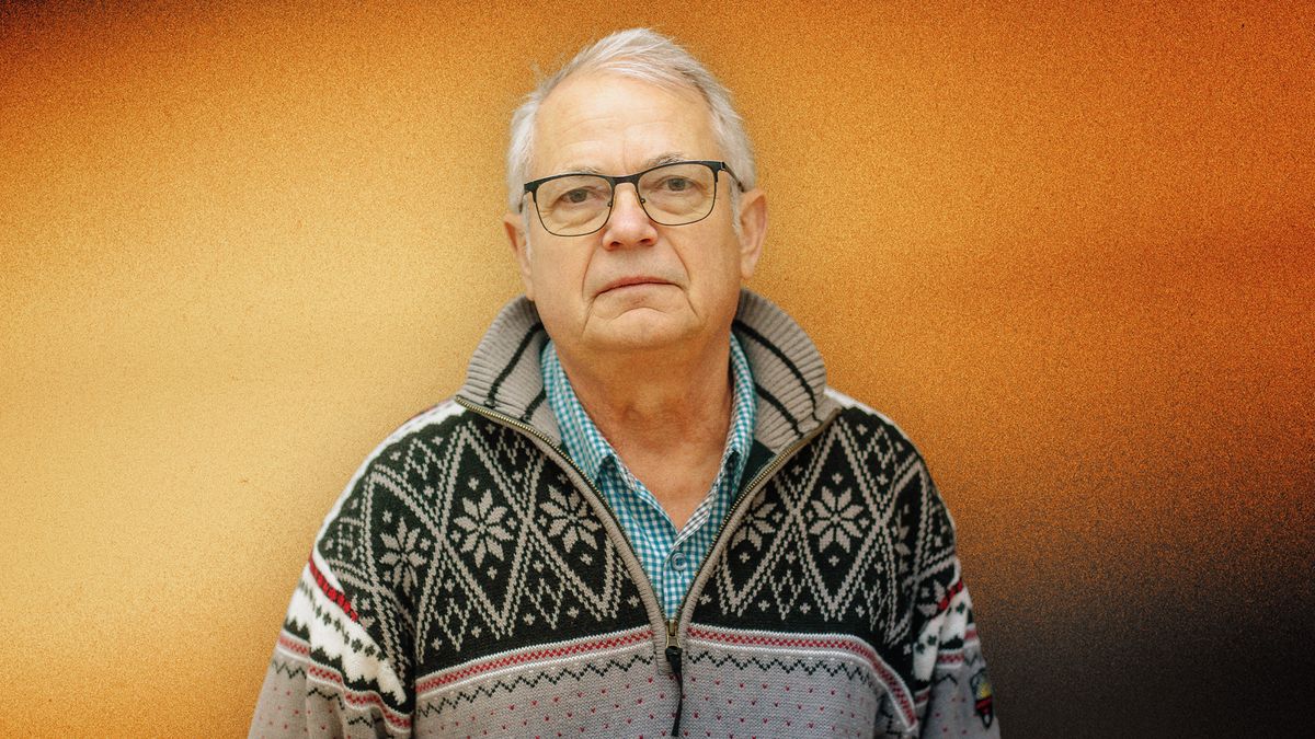 Muž se sekerou se přiznal. Platit přesto musel nevinný